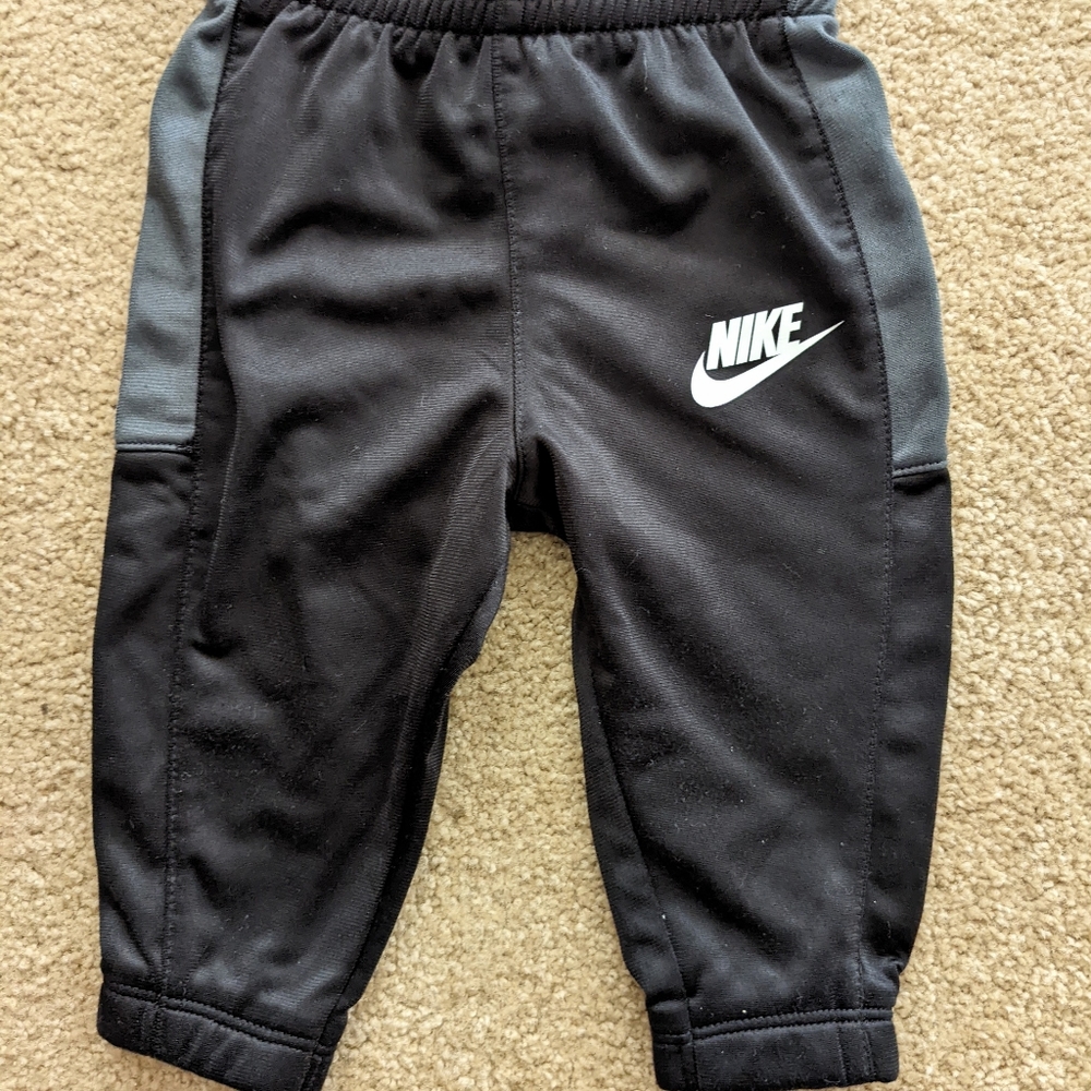 Nike Jogger Set - Picture 4 of 5